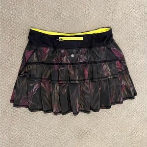 Lululemon Athletica skirt, size 8 tall